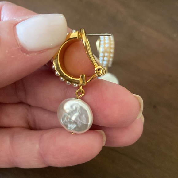 Jcrew Elegant Gold and Pearl Drop Earrings - Picture 2 of 3